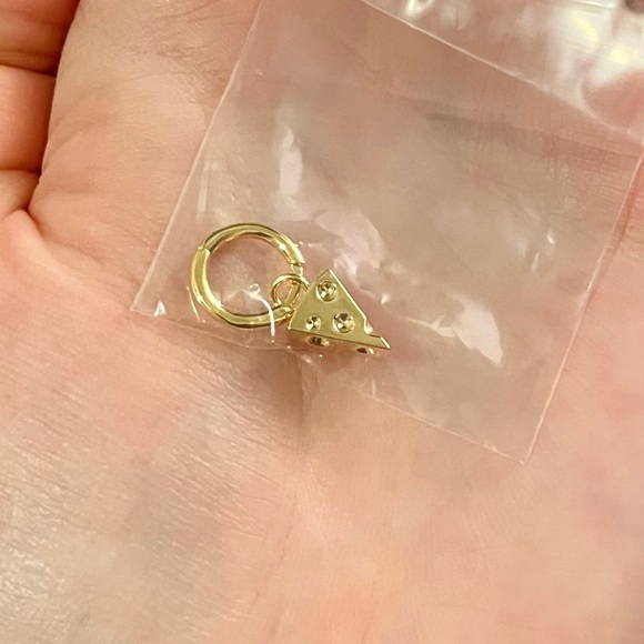 Studs cheese charm huggie dangle earring - Picture 4 of 5